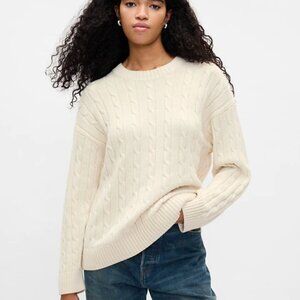 GAP Oversized Cable-Knit Sweater in Cream Beige